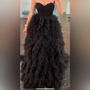 Black sparkly prom gown